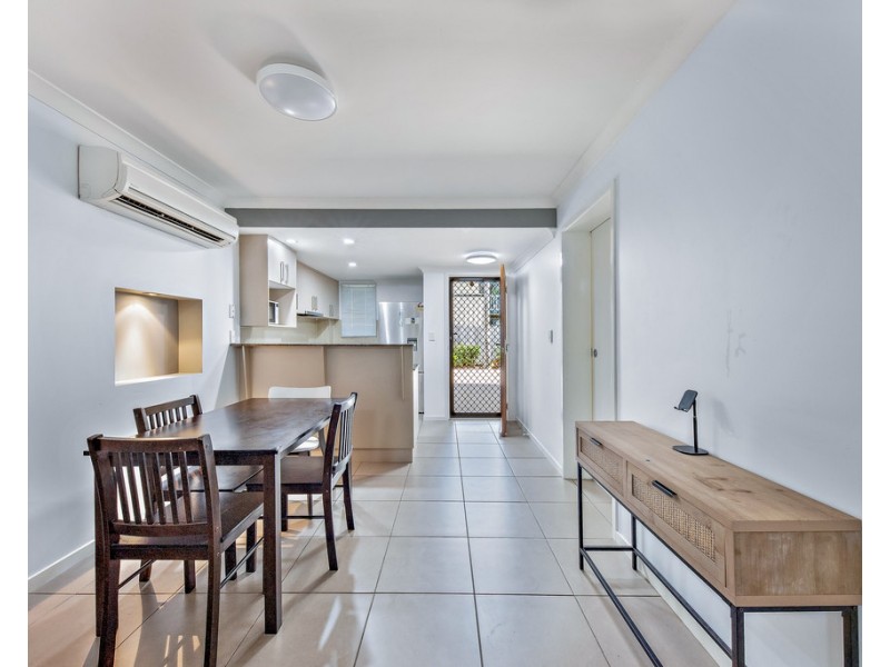 2/16 Schnapper Street, Cannonvale QLD 4802