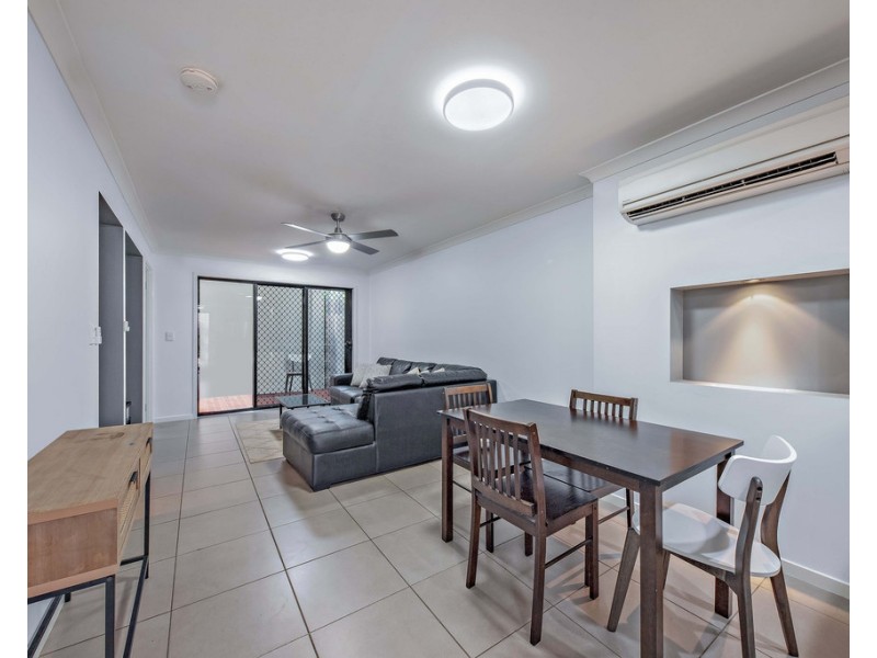 2/16 Schnapper Street, Cannonvale QLD 4802