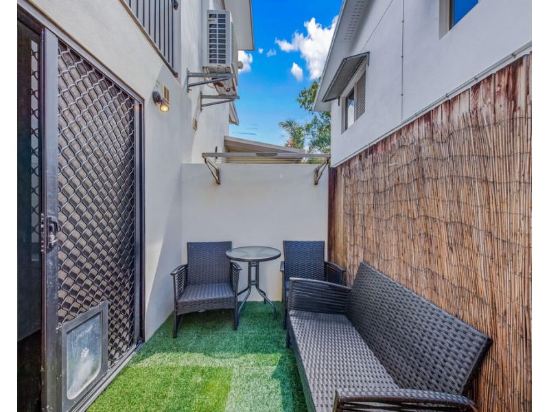 2/16 Schnapper Street, Cannonvale QLD 4802