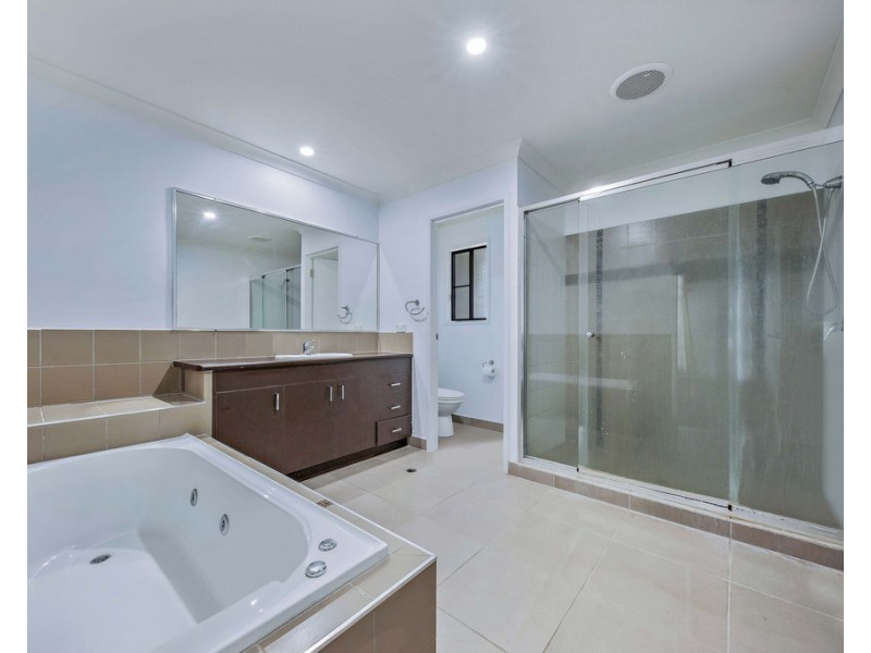 2/16 Schnapper Street, Cannonvale QLD 4802
