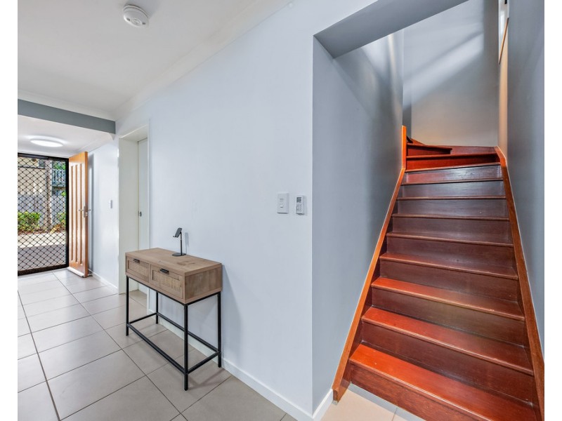 2/16 Schnapper Street, Cannonvale QLD 4802
