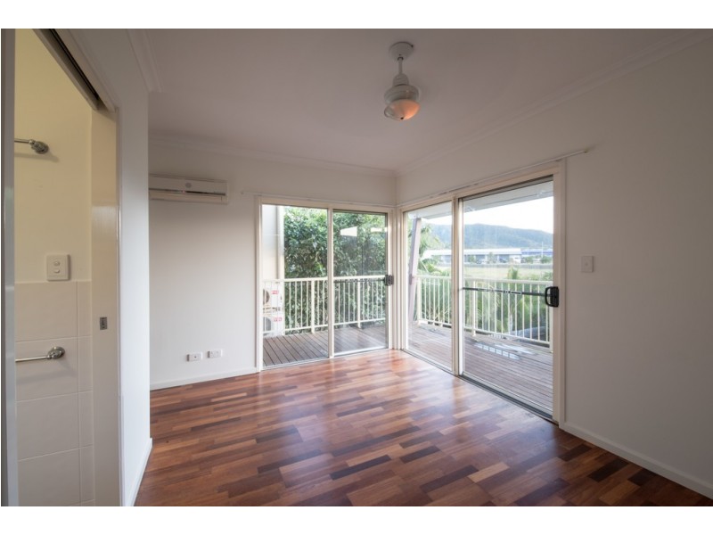 15/21 Shute Harbour Road, Cannonvale QLD 4802