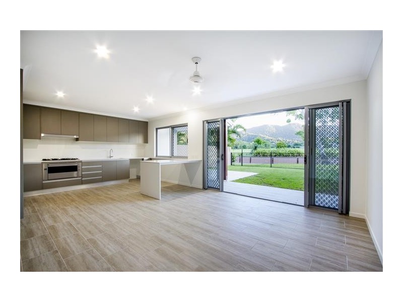 42 Abell Road, Cannonvale QLD 4802