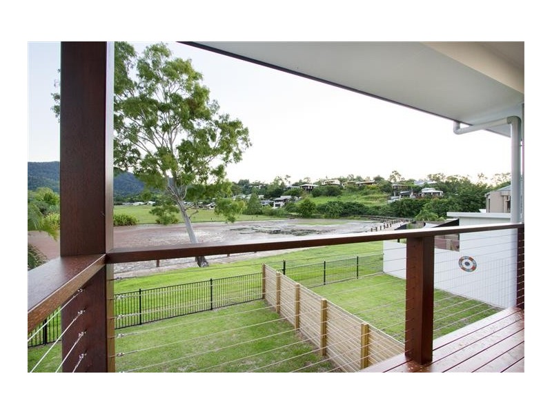 42 Abell Road, Cannonvale QLD 4802