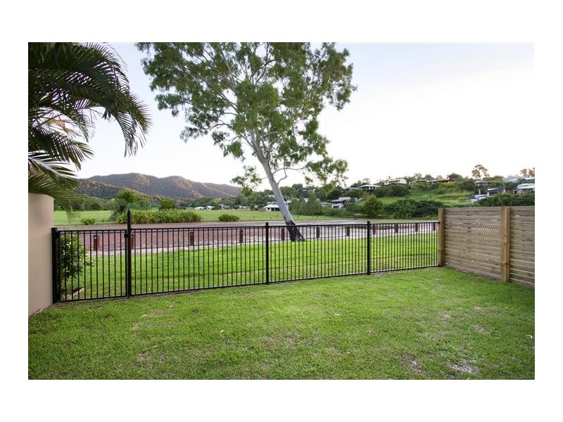 42 Abell Road, Cannonvale QLD 4802