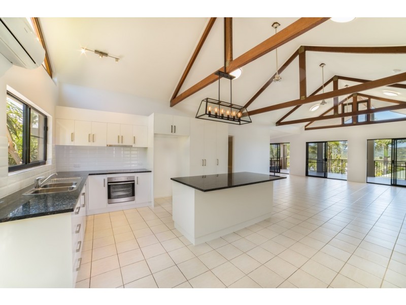 3 Whitehaven Crescent, Cannonvale QLD 4802