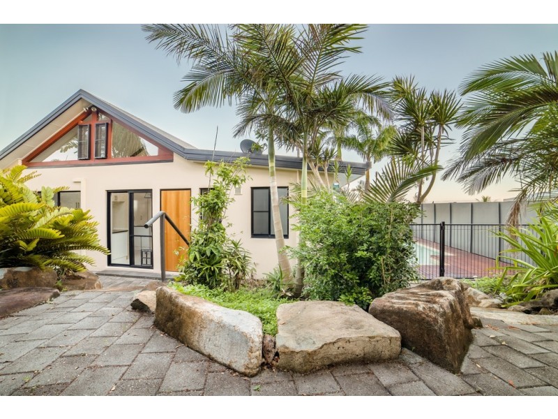 3 Whitehaven Crescent, Cannonvale QLD 4802