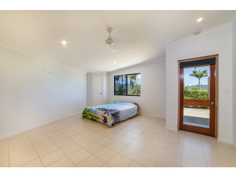 3 Whitehaven Crescent, Cannonvale QLD 4802