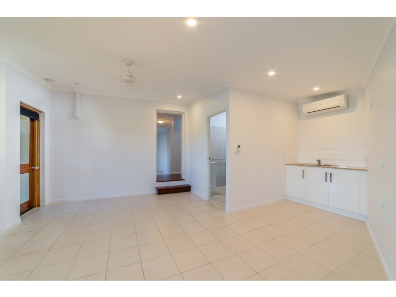3 Whitehaven Crescent, Cannonvale QLD 4802