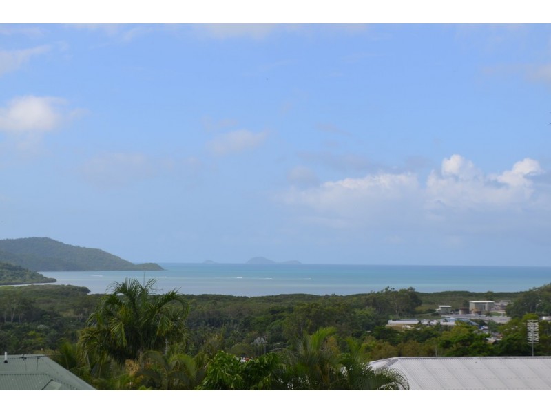 3 Whitehaven Crescent, Cannonvale QLD 4802