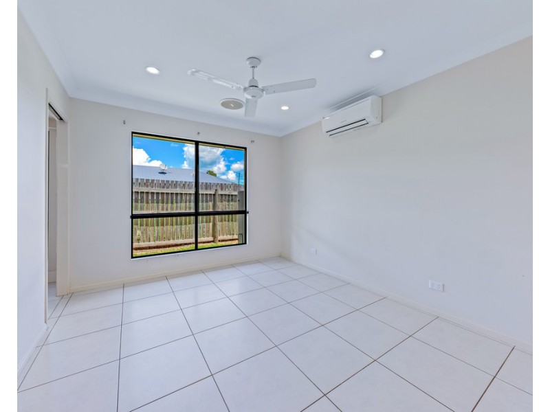 1and2/62 South Molle Boulevard, Cannonvale QLD 4802