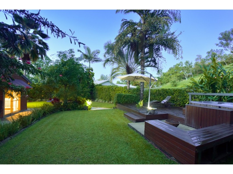 27 Tropic Road, Cannonvale QLD 4802