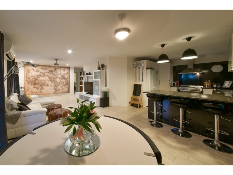 27 Tropic Road, Cannonvale QLD 4802