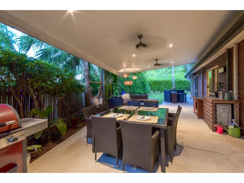 27 Tropic Road, Cannonvale QLD 4802