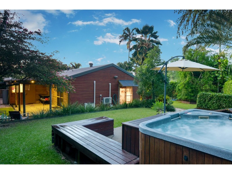 27 Tropic Road, Cannonvale QLD 4802