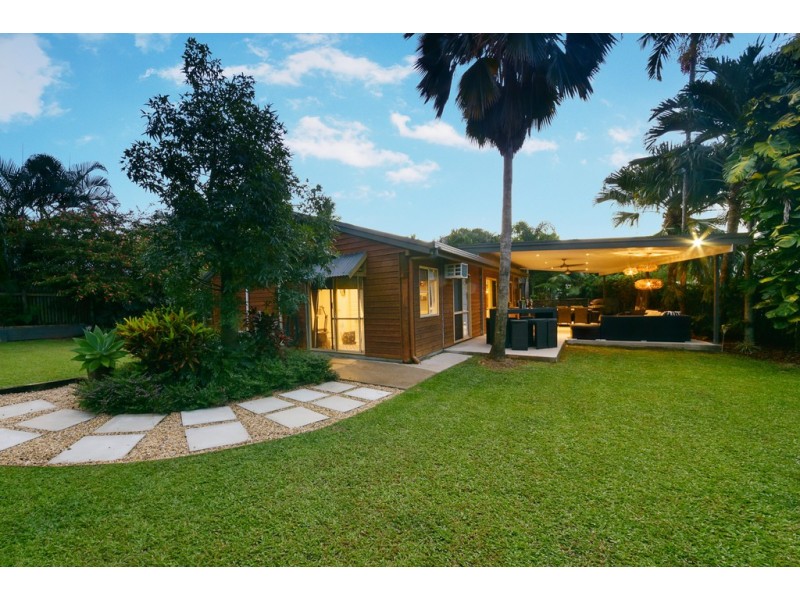 27 Tropic Road, Cannonvale QLD 4802