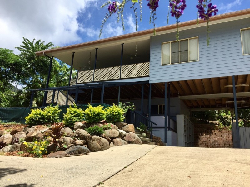 10 Arundel Court, Cannonvale QLD 4802
