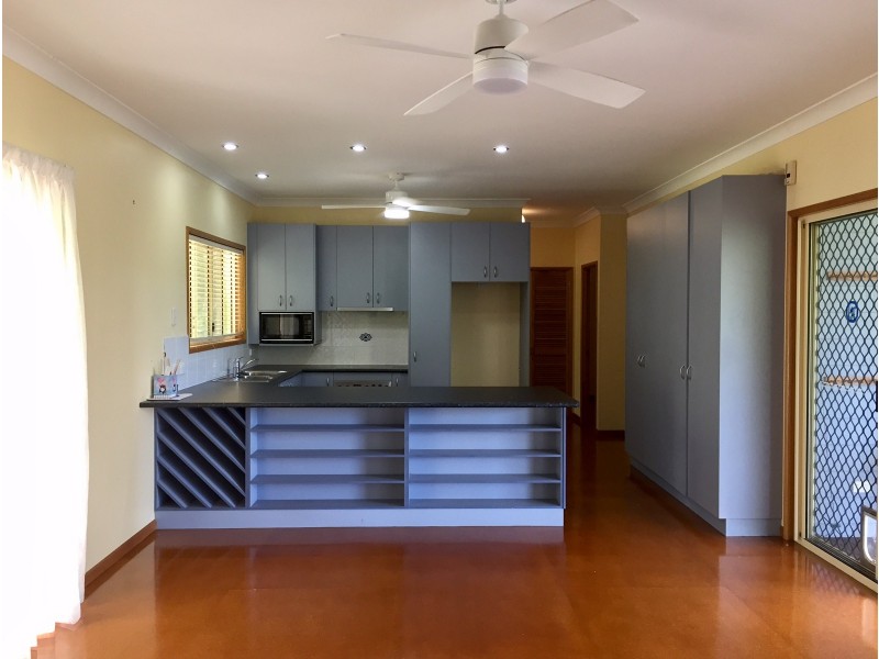 10 Arundel Court, Cannonvale QLD 4802