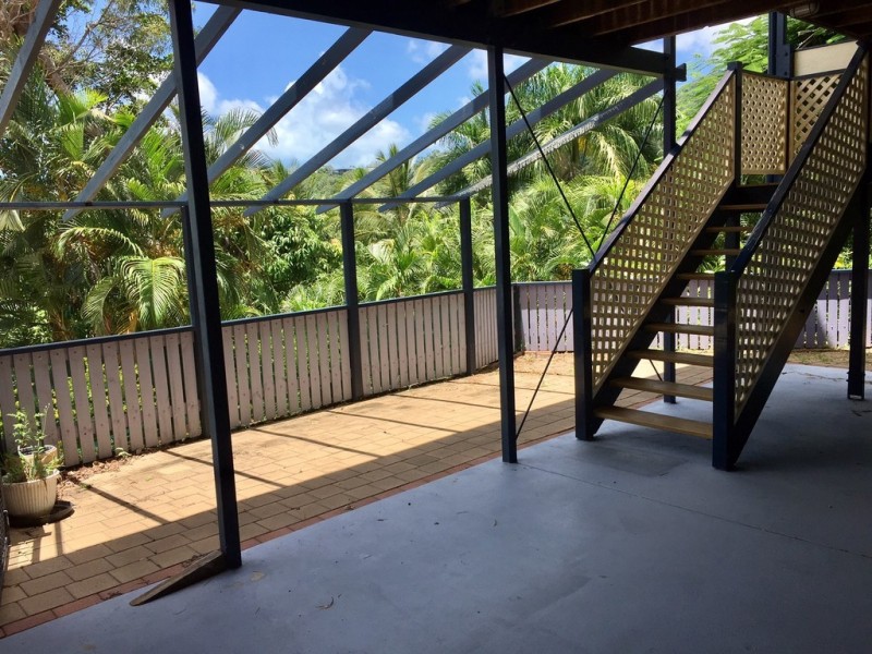 10 Arundel Court, Cannonvale QLD 4802