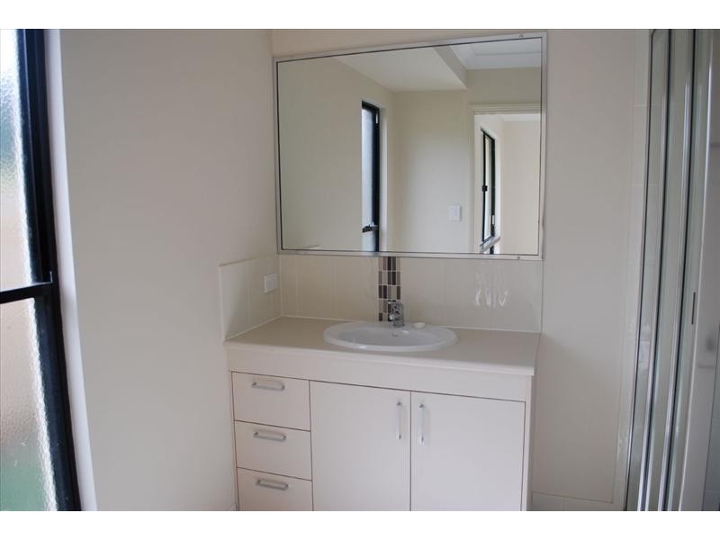 2/62 South Molle Boulevard, Cannonvale QLD 4802
