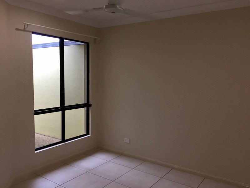 2/62 South Molle Boulevard, Cannonvale QLD 4802