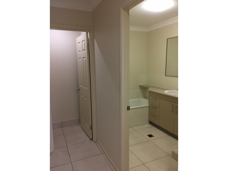 2/62 South Molle Boulevard, Cannonvale QLD 4802