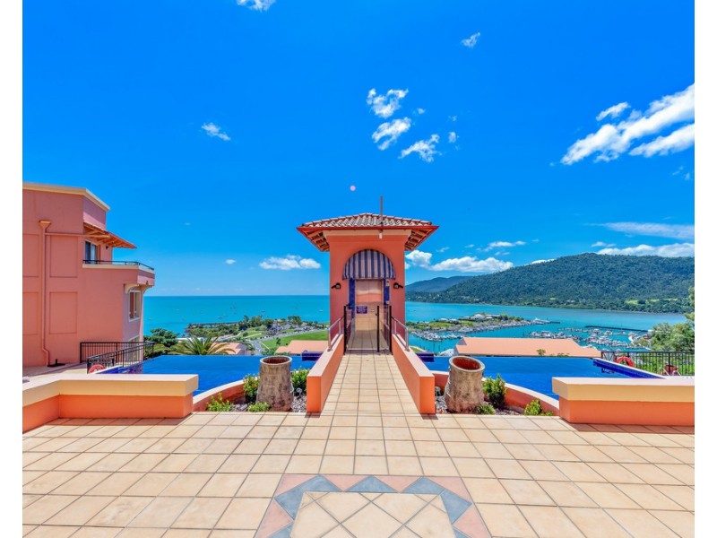 10/18 Golden Orchid Drive, Airlie Beach QLD 4802