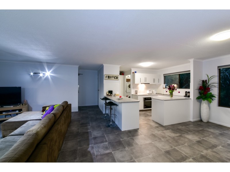 127/4 Eshelby Drive, Cannonvale QLD 4802