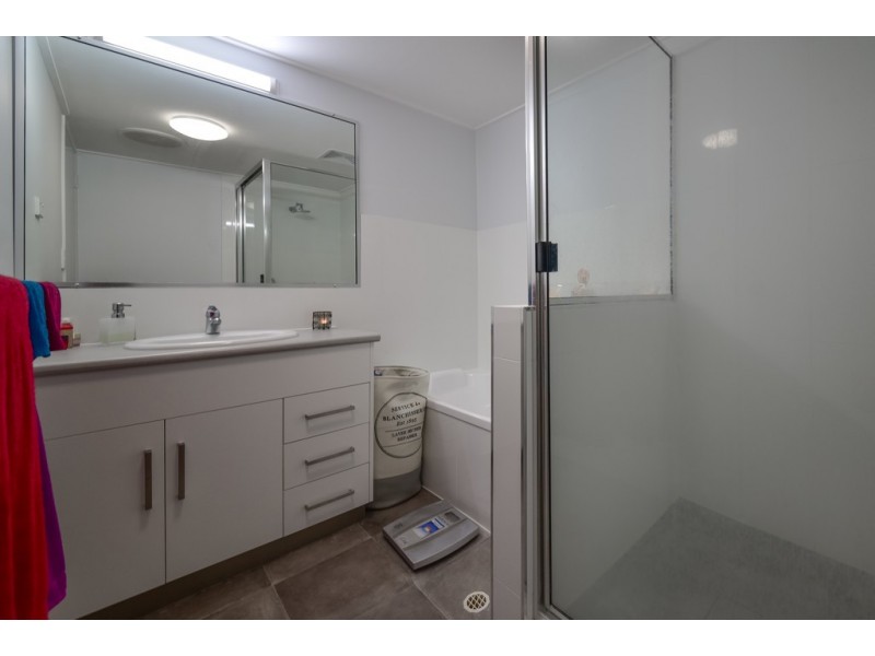 127/4 Eshelby Drive, Cannonvale QLD 4802