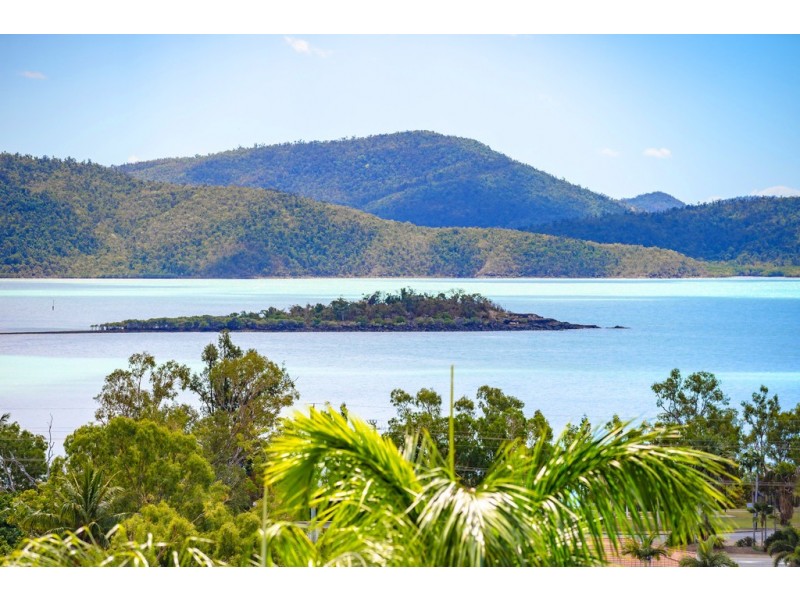61 Eshelby Drive, Cannonvale QLD 4802