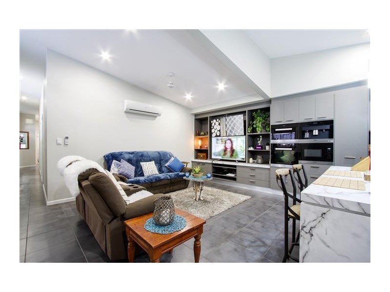7 Pearl Street, Cannonvale QLD 4802