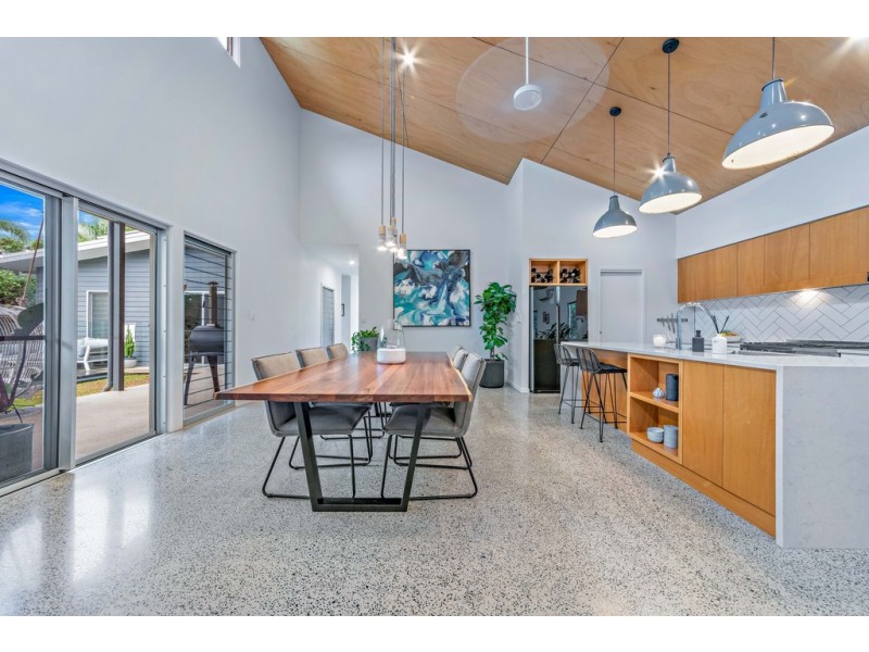 7 Ryben Court, Cannonvale QLD 4802