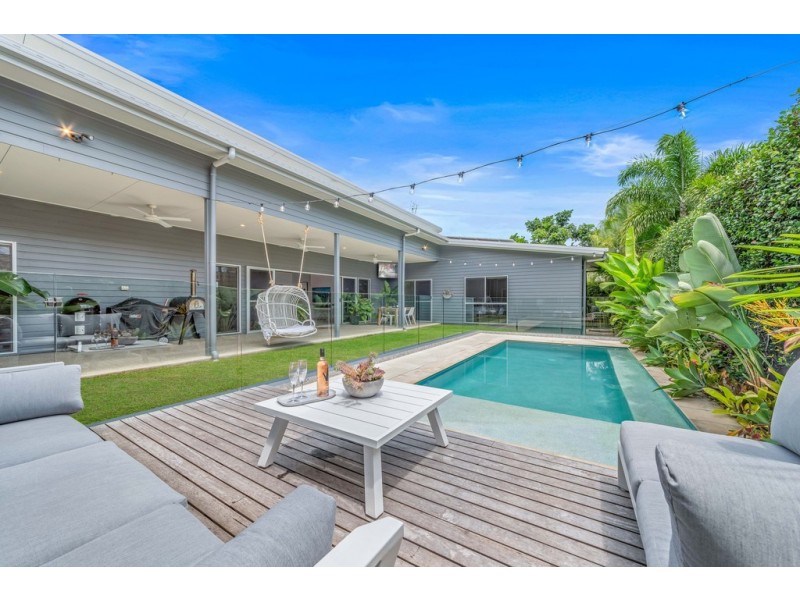7 Ryben Court, Cannonvale QLD 4802