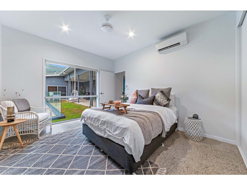 7 Ryben Court, Cannonvale QLD 4802