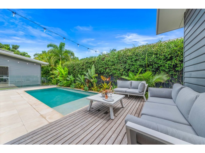 7 Ryben Court, Cannonvale QLD 4802