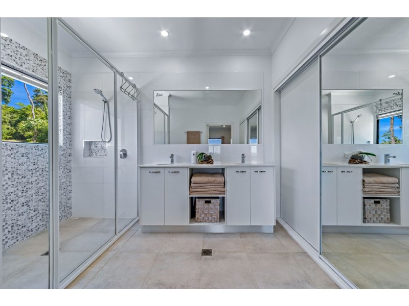 200 Staniland Drive, Strathdickie QLD 4800