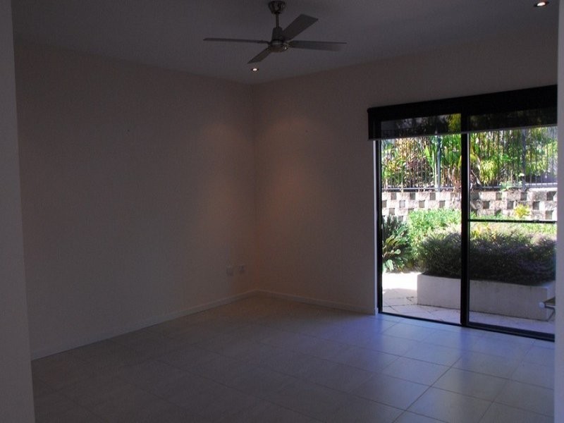 5 Whitehaven Crescent, Cannonvale QLD 4802