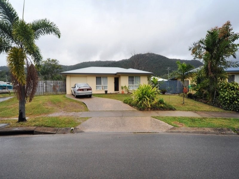 44 Banksia Court, Cannonvale QLD 4802