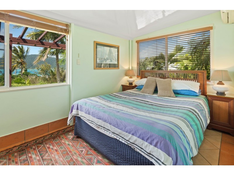 13 Ocean View Avenue, Airlie Beach QLD 4802