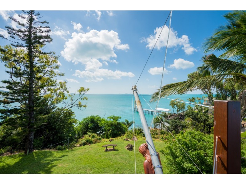 13 Ocean View Avenue, Airlie Beach QLD 4802