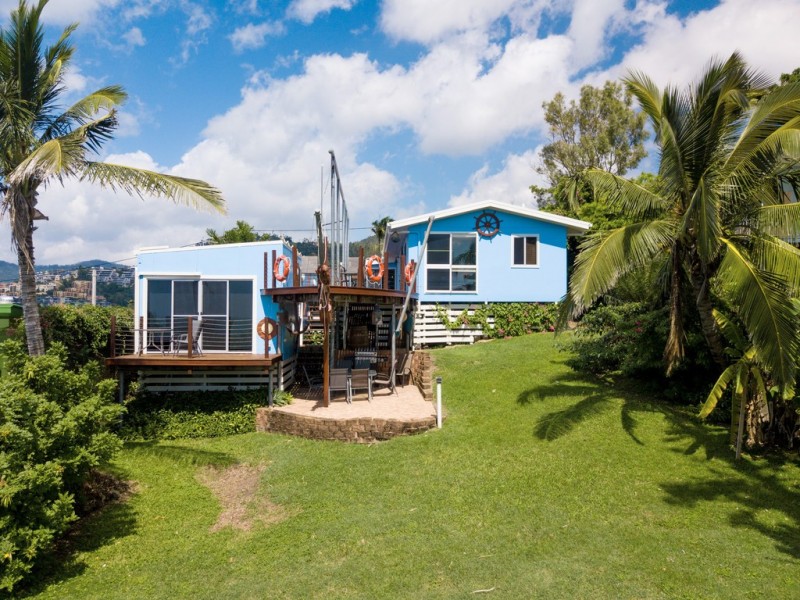 13 Ocean View Avenue, Airlie Beach QLD 4802