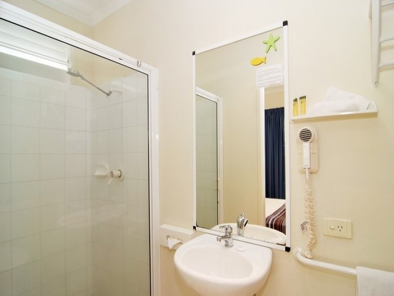 20 and 20a/2 Erromango Drive, Jubilee Pocket QLD 4802