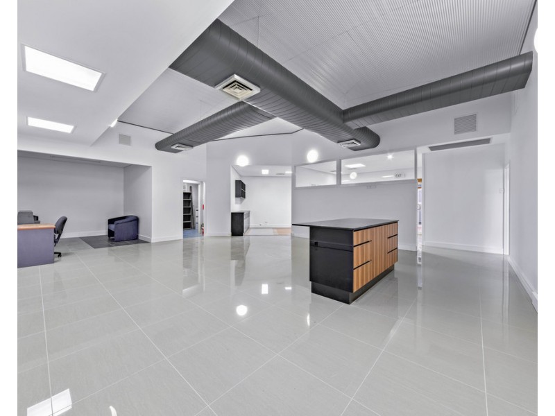 2/2 Island Drive, Cannonvale QLD 4802