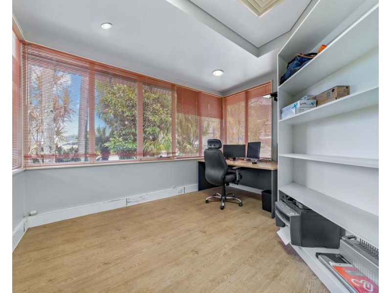 2/2 Island Drive, Cannonvale QLD 4802