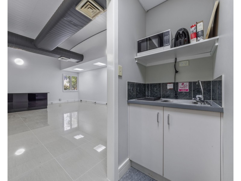 2/2 Island Drive, Cannonvale QLD 4802