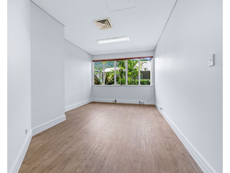 2/2 Island Drive, Cannonvale QLD 4802