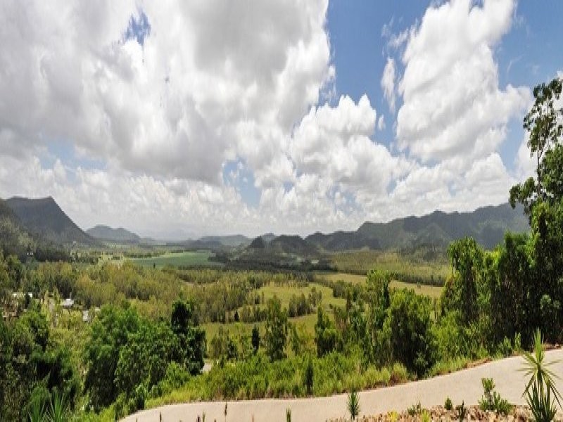 101 Kookaburra Drive, Cannonvale QLD 4802