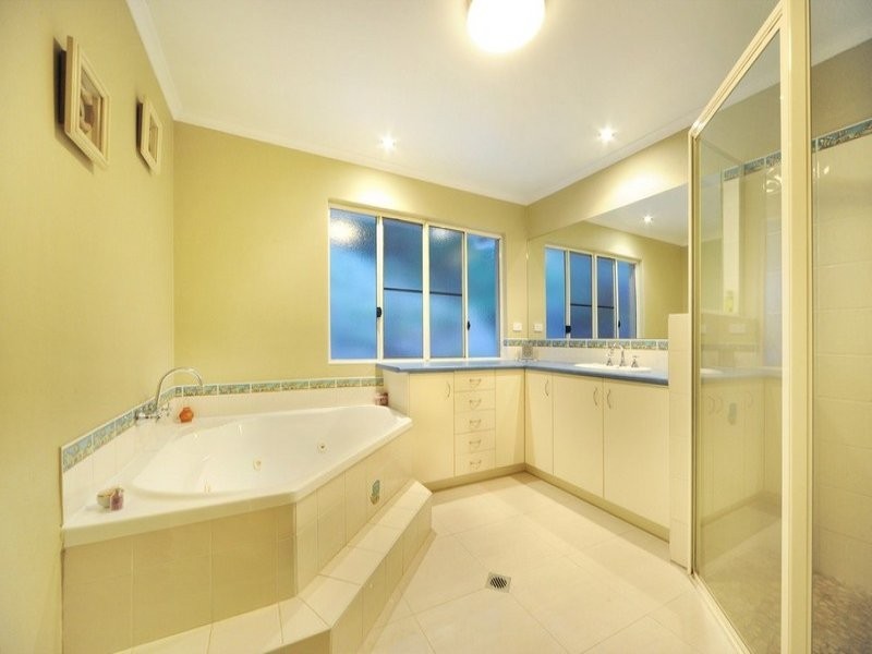 101 Kookaburra Drive, Cannonvale QLD 4802