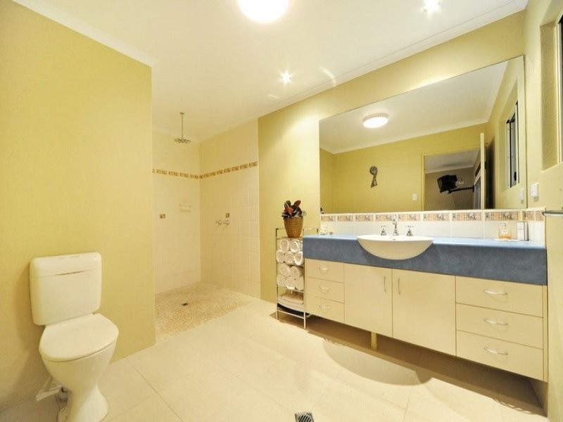 101 Kookaburra Drive, Cannonvale QLD 4802