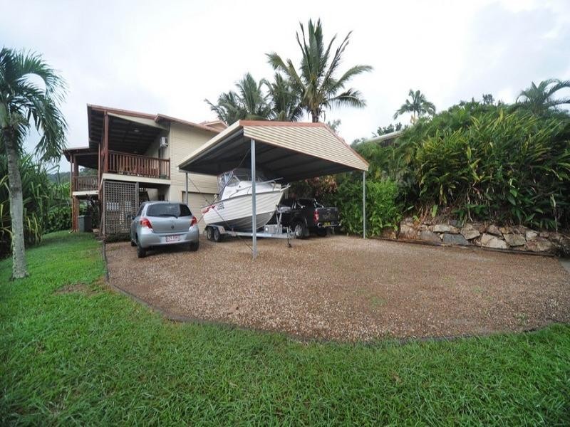 3 Hamilton Avenue, Cannonvale QLD 4802